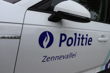 Autodeur met logo pz zennevallei